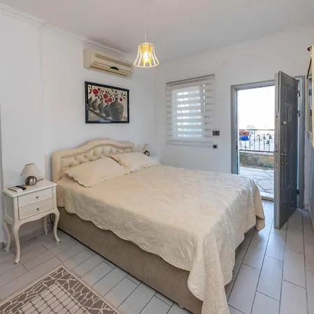 Colorful House With Fantastic Sea View Near Beach In Bodrum Villa Gumbet